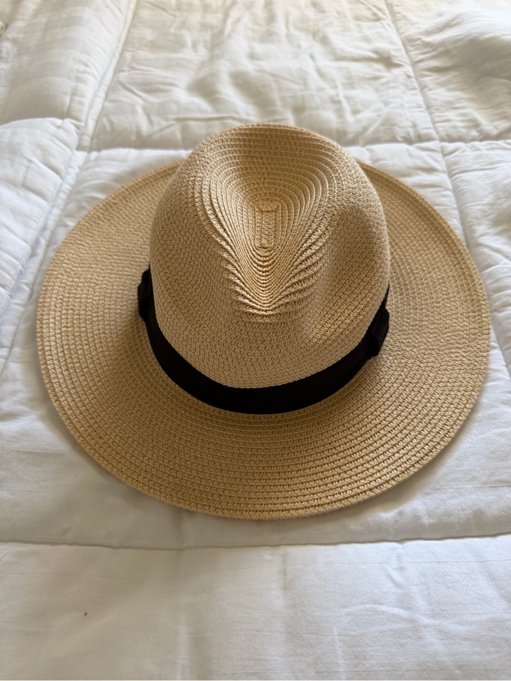 solar escape tan straw hat with black band